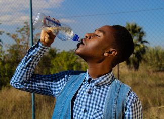 water drinken buitenland